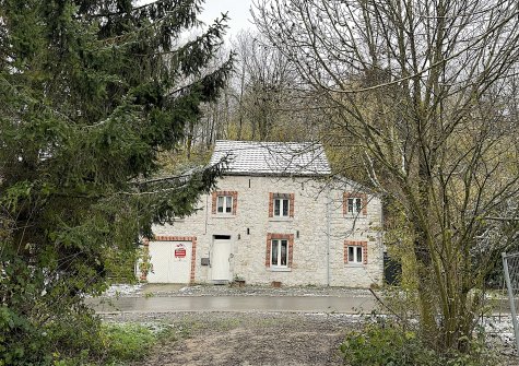 Belle 4 façades avec 4 chambres et le nez sur les bois!