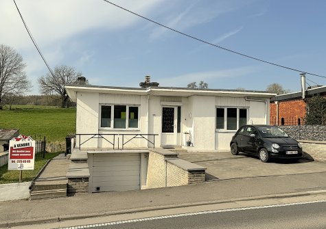 Soumagne: petit bungalow « coup de coeur » deux chambres avec garage, parkings et jardin ressourçant.